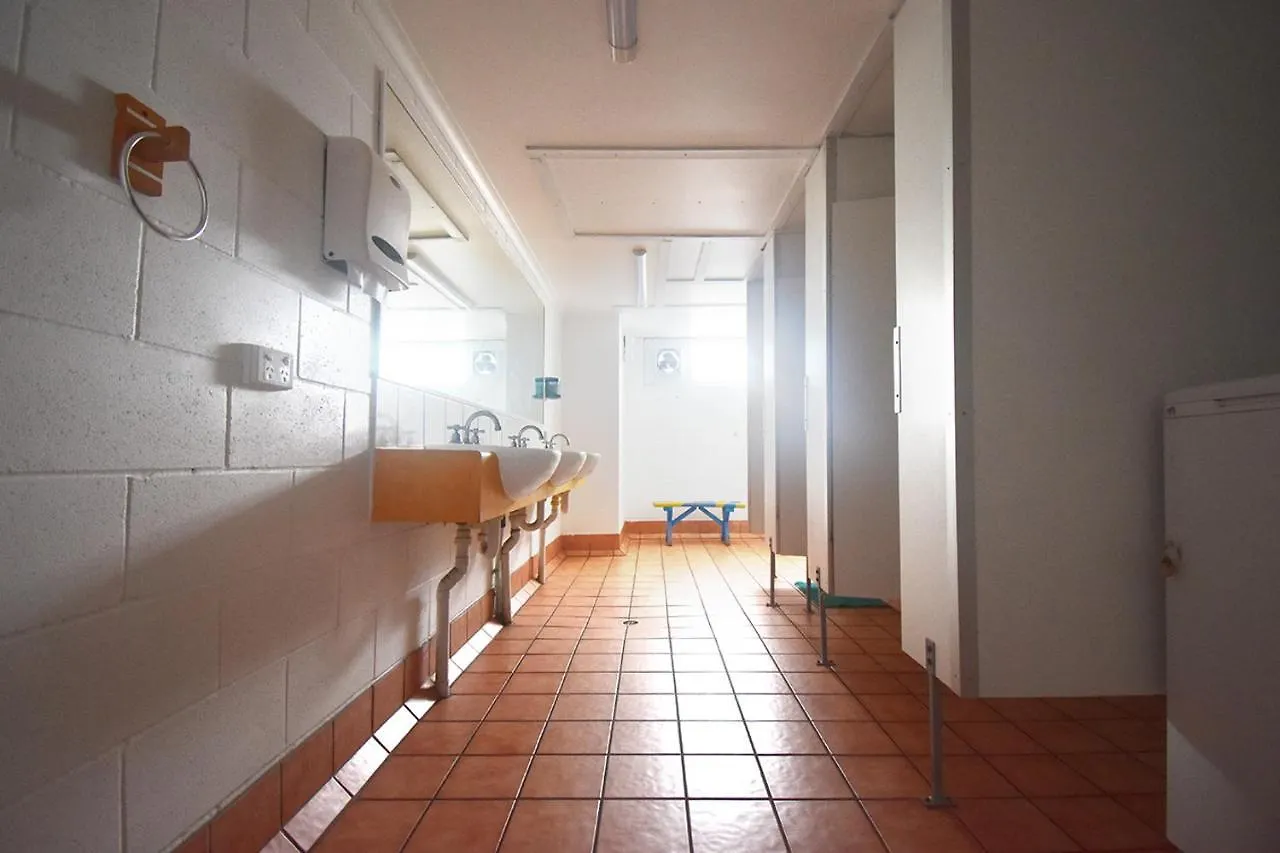 הוסטל Caloundra Backpackers אכסניה