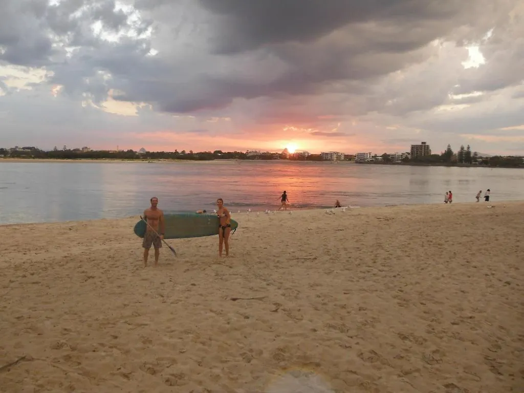 הוסטל Caloundra Backpackers 0*,